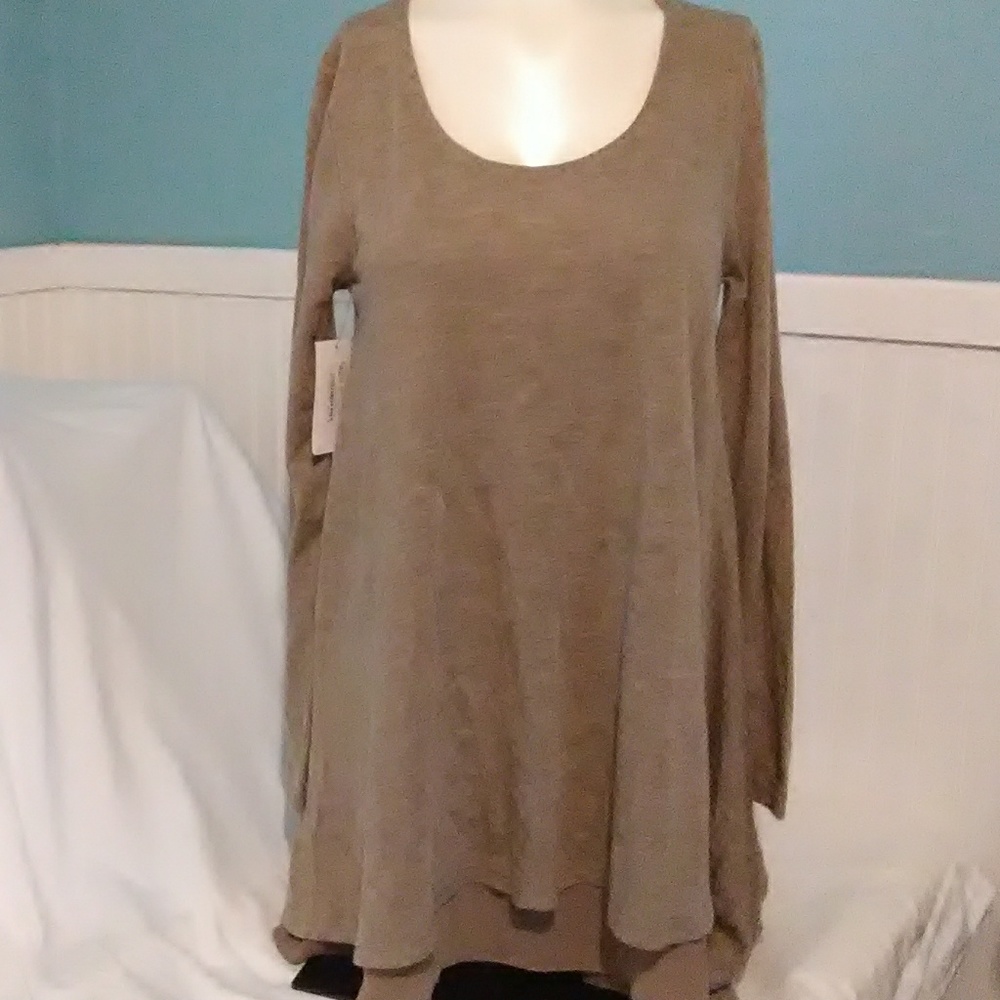 **SALE** Umgee usa Blouse - Picture 1 of 4